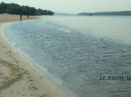На главных запорожских пляжах уже можно купаться