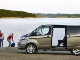 Ford привез в Россию обновленные Tourneo Custom и Transit Custom