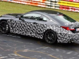 Lexus вывел на тесты свое "заряженное" купе Lexus RC F GT