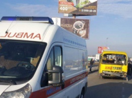 Переполненная маршрутка залетела под грузовик: подробности жуткого ДТП под Харьковом