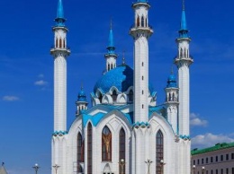 В Казани девушка станцевала тверк на фоне мечети