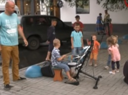 Самый молодой украинский барабанщик покорил публику с первого звука: видео