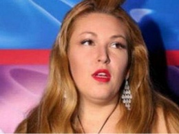 Когда успела? Запрещенная в Украине певица озадачила сеть неестественной грудью