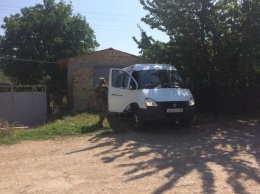 Искали оружие и наркотики, провели задержания: что известно об обысках у несовершеннолетних крымских татар