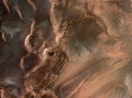 На Южном полюсе Марса найдено гигантское озеро жидкой воды