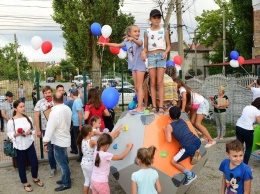 Новая детская спортивно-игровая площадка появилась в Симферополе