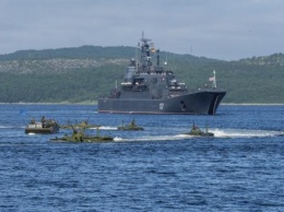 На параде в честь дня ВМФ России покажут новейшую боевую технику