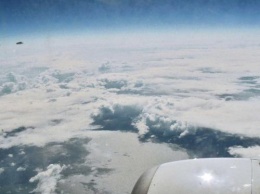 Пассажир самолета снял 3 таинственных НЛО в Неваде