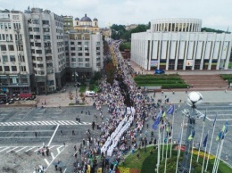 УПЦ: Более 200 тыс. верующих пришли в Киев на Крестный ход