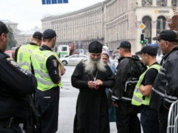 Без рекордов: в полиции рассказали, сколько верующих свезли московские попы в Киев