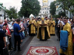 Крестный ход в Киеве собрал рекордное число верующих