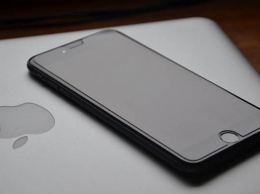Apple научит MacBook заряжать iPhone без проводов