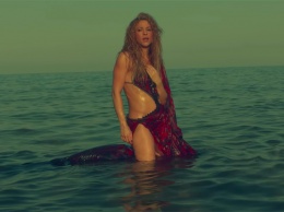 Шакира представила сексуальный клип на песню Clandestino