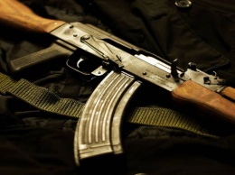 Стрельба в "ЛНР": раненого из автомата боевика госпитализировали