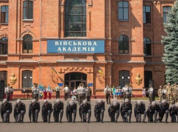 В Военной академии Одессы приняли присягу больше полутысячи офицеров запаса