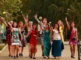 Херсонок приглашают присоединиться к международному флешмобу Женственности, который состоится в первый день августа