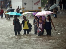 Индию заливает - в результате наводнения, вызванного ливнями, погибло 37 человек