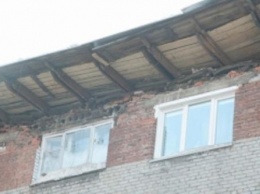 В одной из квартир жилого дома в Кировской области рухнул потолок