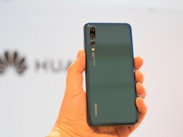 В Сети появились «живые» фотографии смартфона Huawei Mate 20 Pro