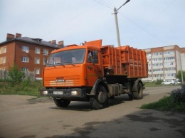 Во Владикавказе сняли на видео, как загорелся мусоровоз