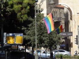 Раввины требуют убрать флаги ЛГБТ подальше от синагоги