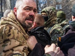 В Бердянске прошел митинг с требованием расследовать убийство ветерана АТО Олешко