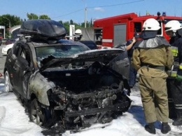 В Днепре на ходу загорелось авто с детьми, никто не мог помочь