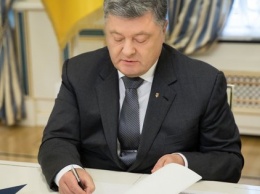 Порошенко подписал закон, передающий все подследственные дела Антикорсуду