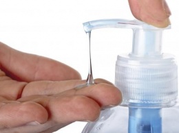 Ученые считают, что спиртовые антисептики для рук не убивают бактерии