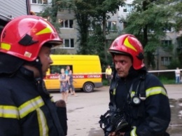В Киеве спасли людей из горящей многоэтажки