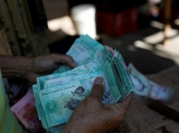 Венесуэла отменила действовавший 15 лет запрет на обмен валют