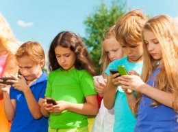 В Британии требуют принять закон о запрете на смартфоны для детей до 11 лет