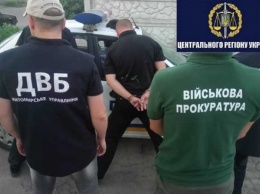 Житомирский полицейский задержан на взятке 5 тыс. гривен
