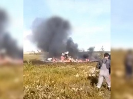 Опубликовано видео с места крушения Ми-8 с 18 погибшими