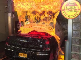 Американец помыл автомобиль «раскаленной лавой» и удивил сеть