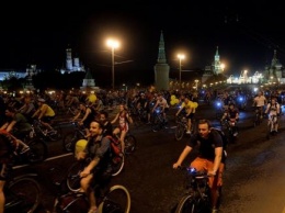 На ночном велопараде в Москве побит рекорд посещаемости