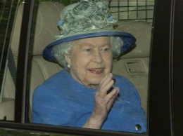 92-летняя королева Елизавета II поразила поклонников внешним видом в Балморале