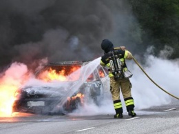 В Омске минувшей ночью горели Mercedes-Benz и BMW