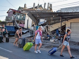 В результате землетрясения в Индонезии погибли более 90 человек