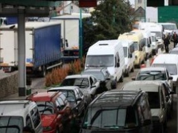 В очередях на границе с Польшей стоят более 400 авто