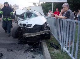 Смертельное ДТП в Днепре: грузовик на встречной снес легковушку (Фото)