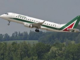 У итальянского авиалайнера Alitalia во время полета отказал двигатель