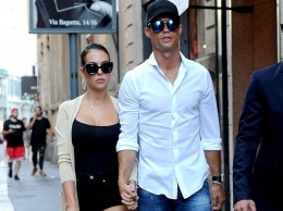 Роналду с подругой съездили на шопинг в Милан