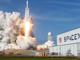 SpaceX будет готов к апрелю 2019 года отправить человечество в космос