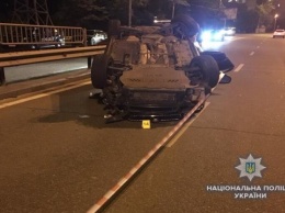 В Киеве «Шкода» протаранила три автомобиля, один человек погиб (ФОТО)