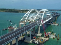 Оккупанты ограничили движение по «Керченскому мосту» из-за ДТП