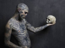 В Лондоне представят бронзовую скульптуру Zombie Boy высотой 3,5 метра