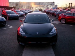 Tesla Model 3 обошла своих конкурентов по продажам