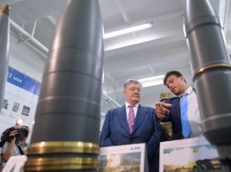 Украина будет серийно производить артбоеприпасы больших калибров, - Порошенко