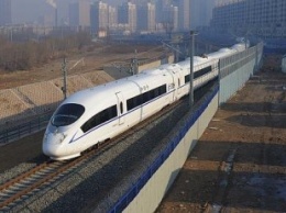 Новый поезд между Пекином и Гонконгом будет доставлять пассажиров на 15 часов быстрее